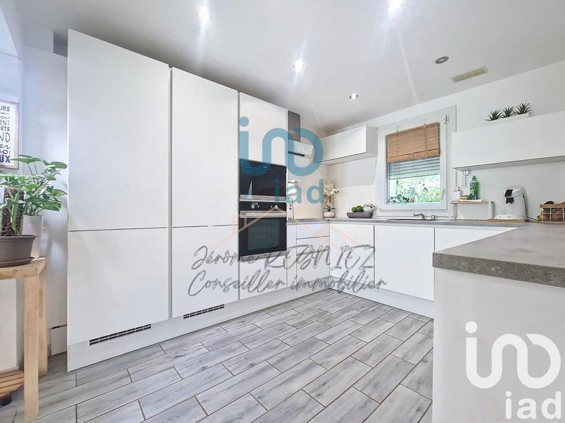 Maison - 93 m² - 5 pièces