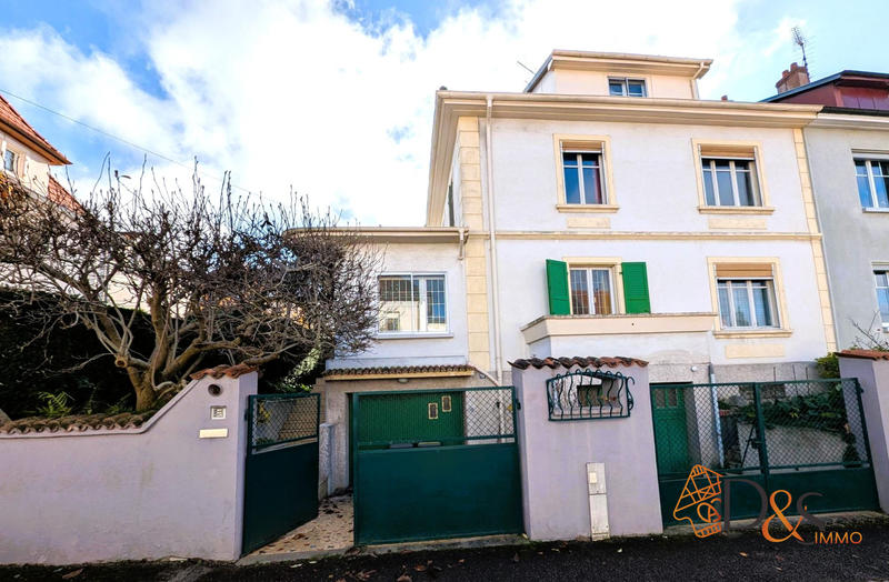 Maison ancienne - 175 m² - 7 pièces