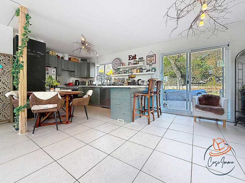 Maison - 110 m² - 5 pièces