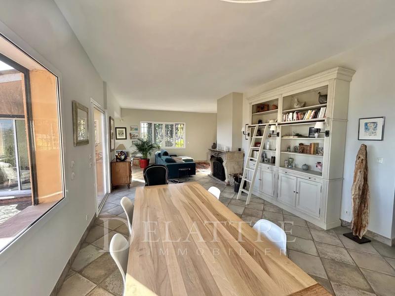 Villa - 172 m² - 8 pièces