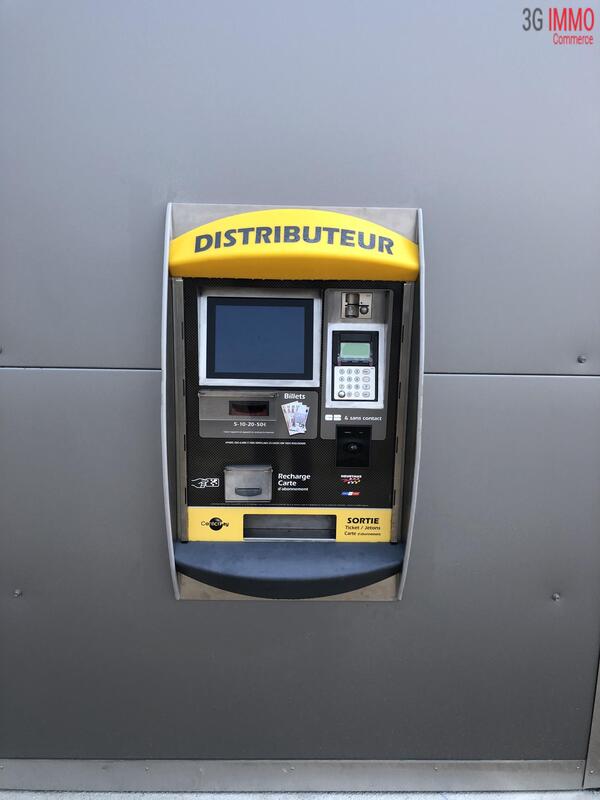 Fonds de commerce - Magasins - 294 m²