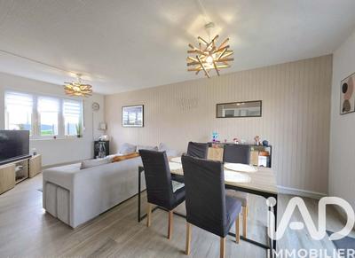 Maison - 95 m² - 5 pièces