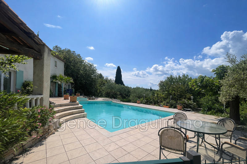 Maison - 218 m² - 6 pièces