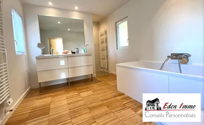 Maison - 238 m² - 7 pièces