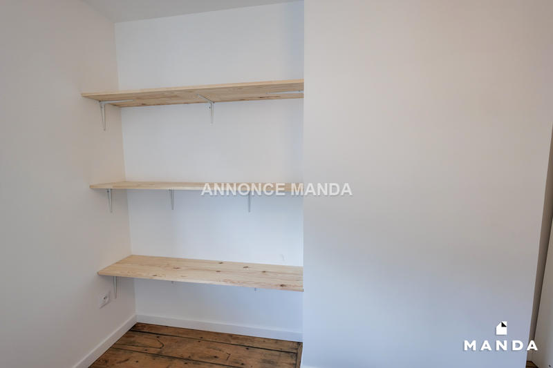 Chambre - 10 m² - 5 pièces