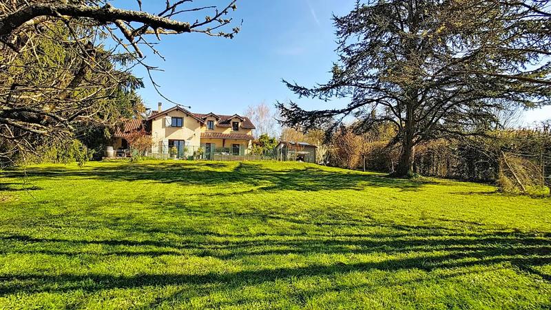 Maison traditionnelle - 160 m² - 6 pièces