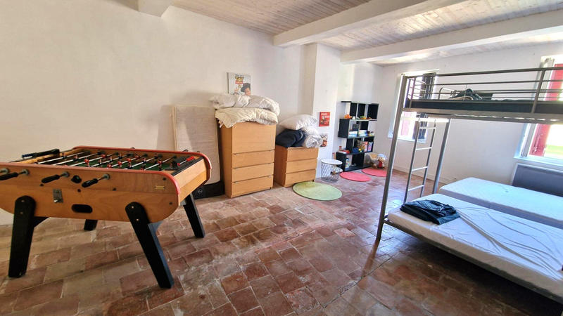 Maison - 240 m² - 7 pièces