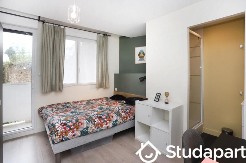 Chambre - 11 m² - 1 pièce