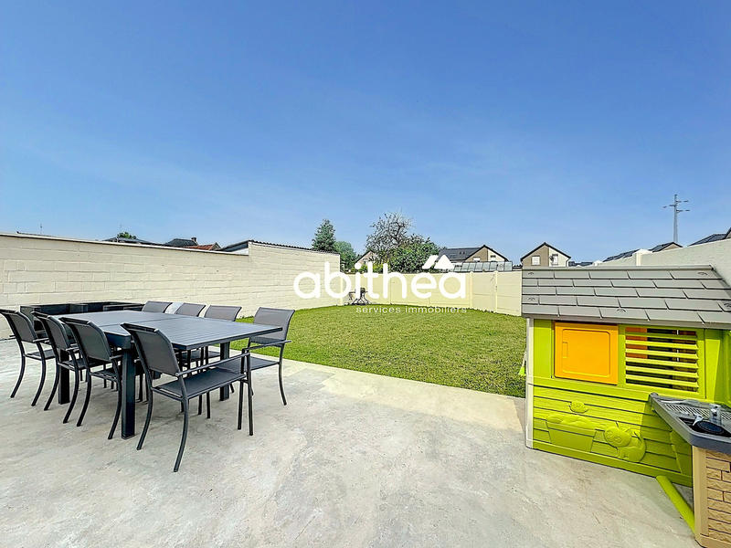 Maison - 95 m² - 4 pièces