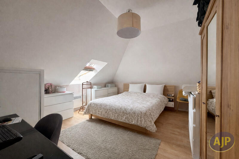 Appartement - 90 m² - 3 pièces