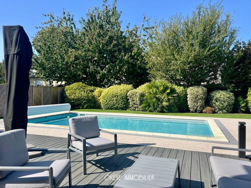 Maison - 165 m² - 8 pièces