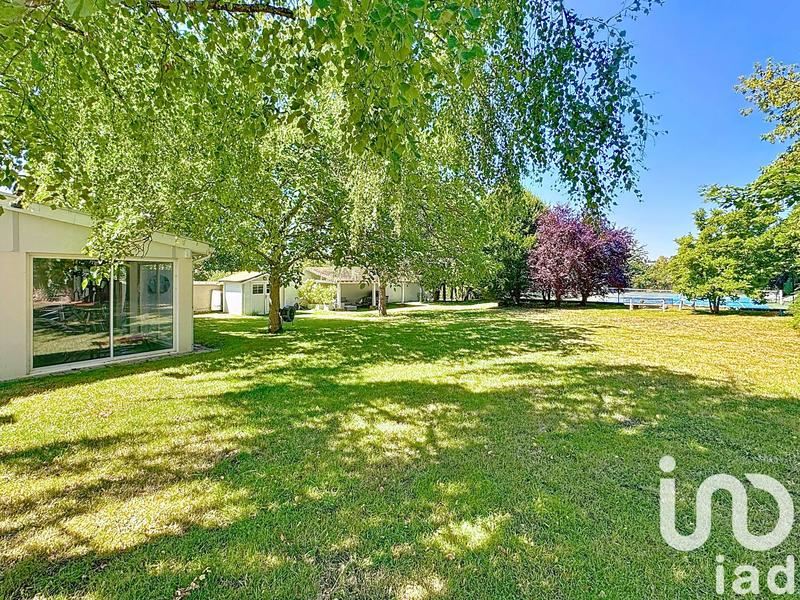 Maison de village - 570 m² - 15 pièces