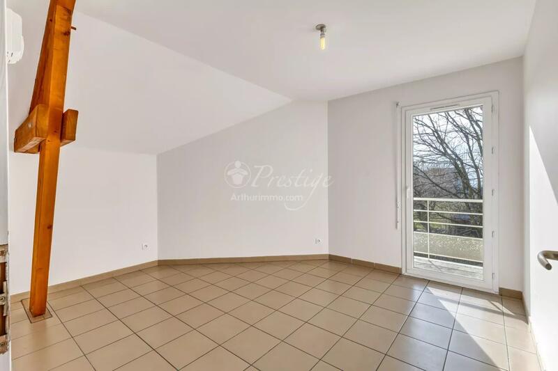 Maison - 168 m² - 8 pièces