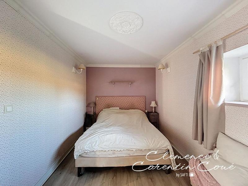 Maison - 260 m² - 11 pièces