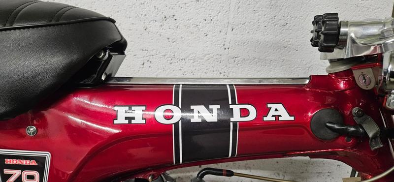 Honda Dax 70 honda rouge 0070 032