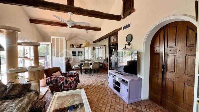 Propriété - 226 m² - 7 pièces