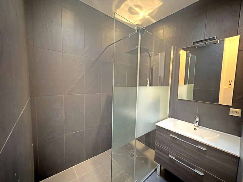 Maison - 328 m² - 5 pièces