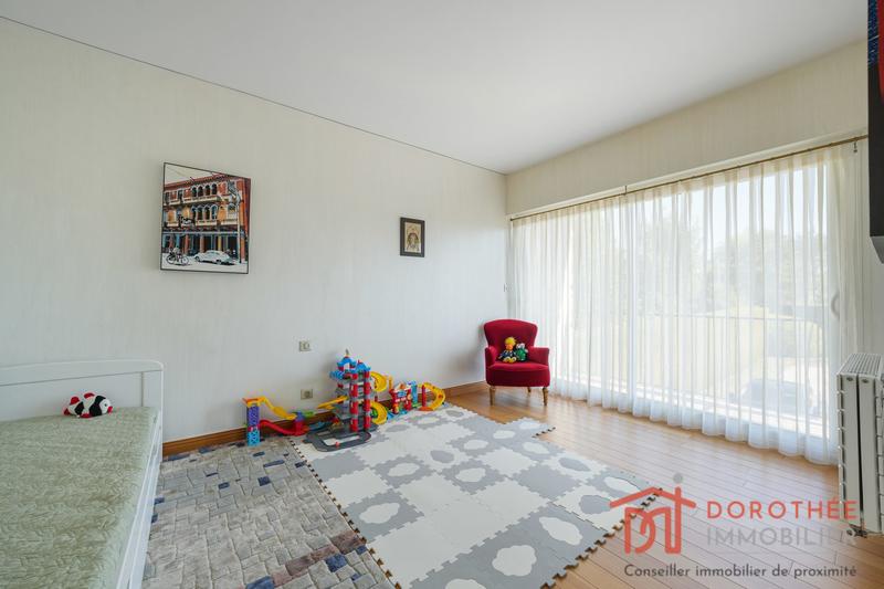 Villa - 248 m² - 8 pièces