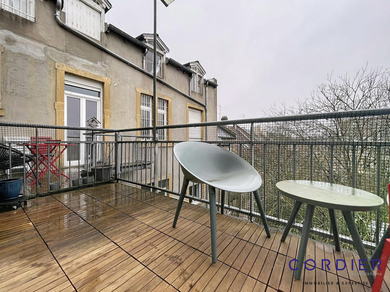 Appartement - 165 m² - 6 pièces