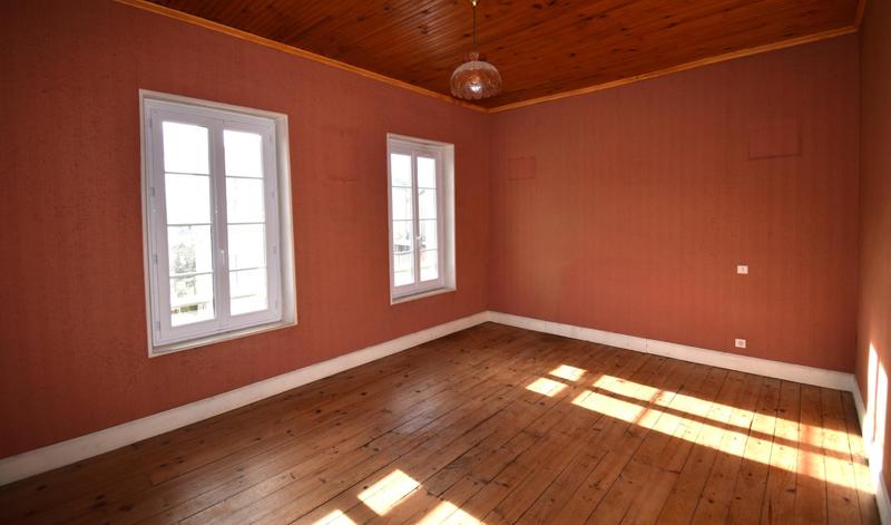 Maison - 250 m² - 8 pièces