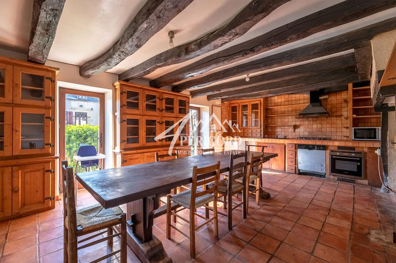 Maison - 984 m² - 30 pièces