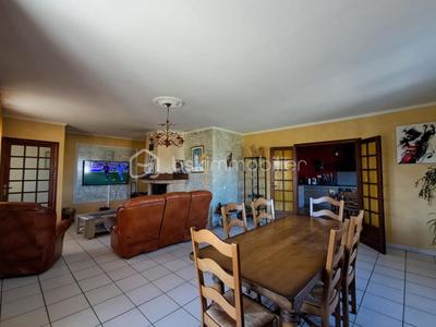 Maison traditionnelle - 140 m² - 4 pièces