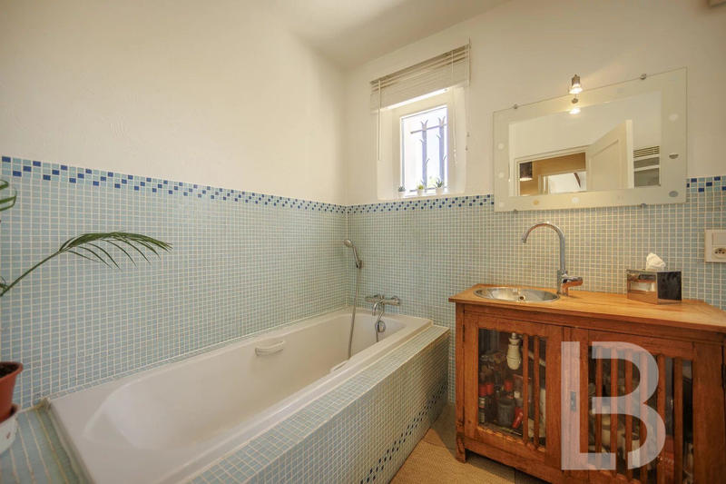 Villa - 196 m² - 6 pièces