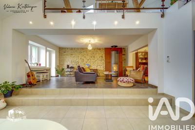 Maison - 215 m² - 9 pièces