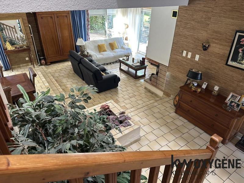 Maison - 185 m² - 6 pièces