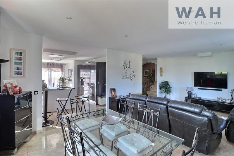 Maison - 194 m² - 7 pièces