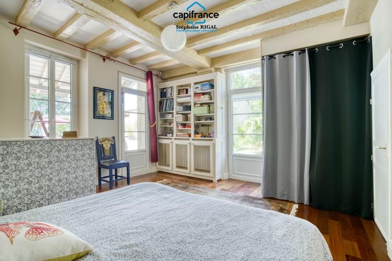 Propriété - 210 m² - 14 pièces