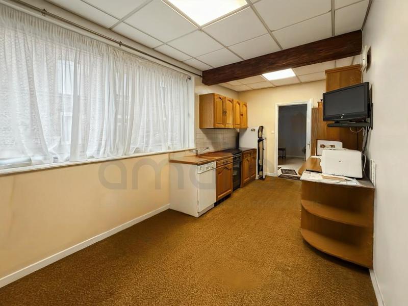 Maison - 369 m² - 11 pièces