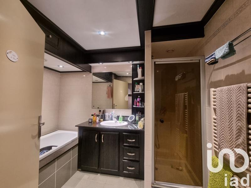 Maison - 206 m² - 10 pièces