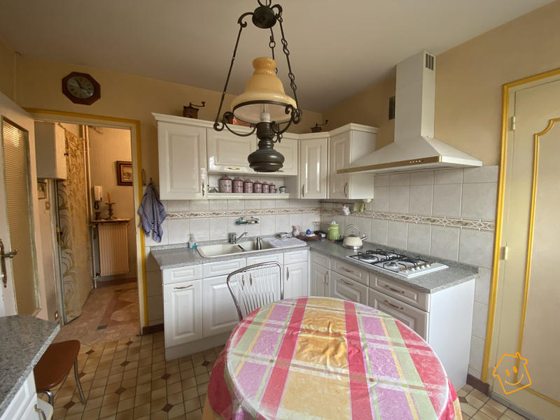 Appartement - 93 m² - 5 pièces