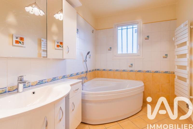 Maison - 160 m² - 8 pièces