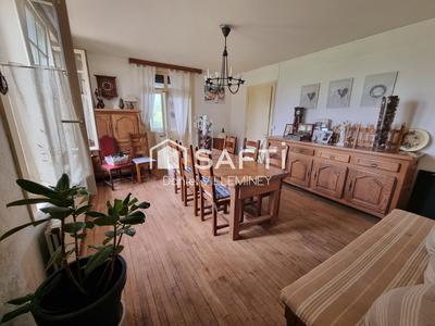 Maison - 203 m² - 9 pièces