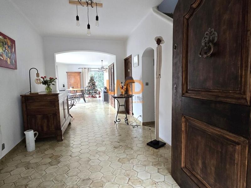 Propriété - 165 m² - 6 pièces