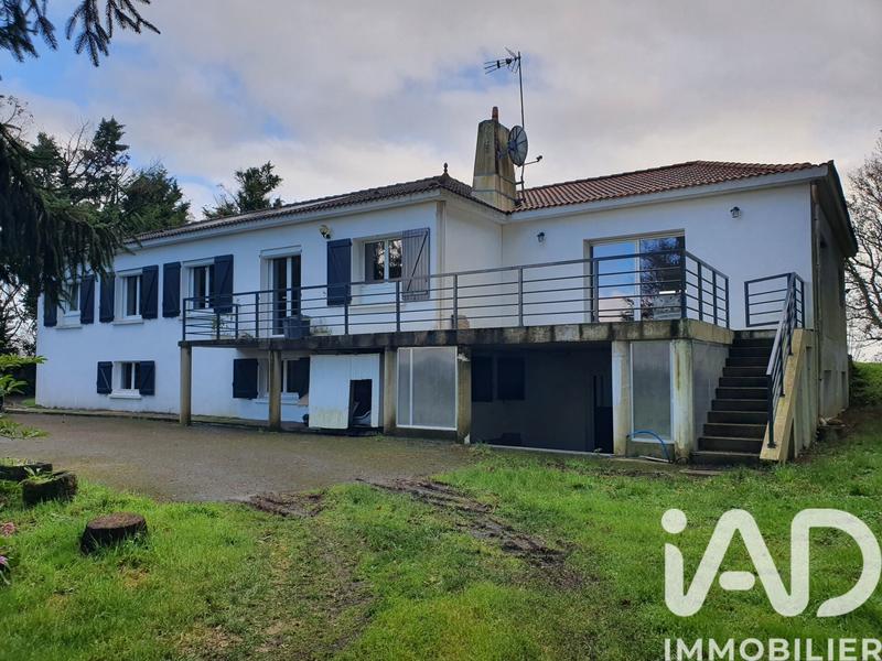 Maison - 255 m² - 12 pièces