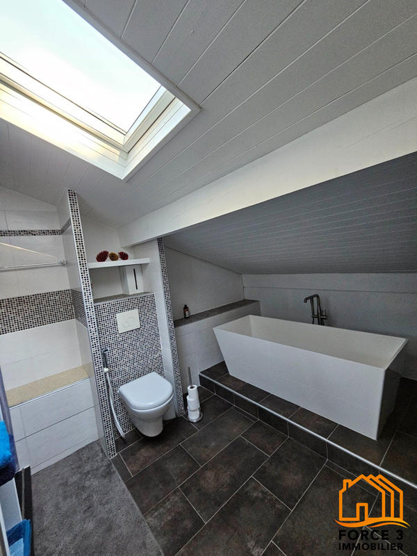 Appartement - 60 m² - 3 pièces