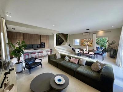 Villa - 180 m² - 6 pièces