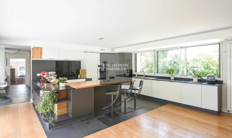 Maison - 293 m² - 8 pièces