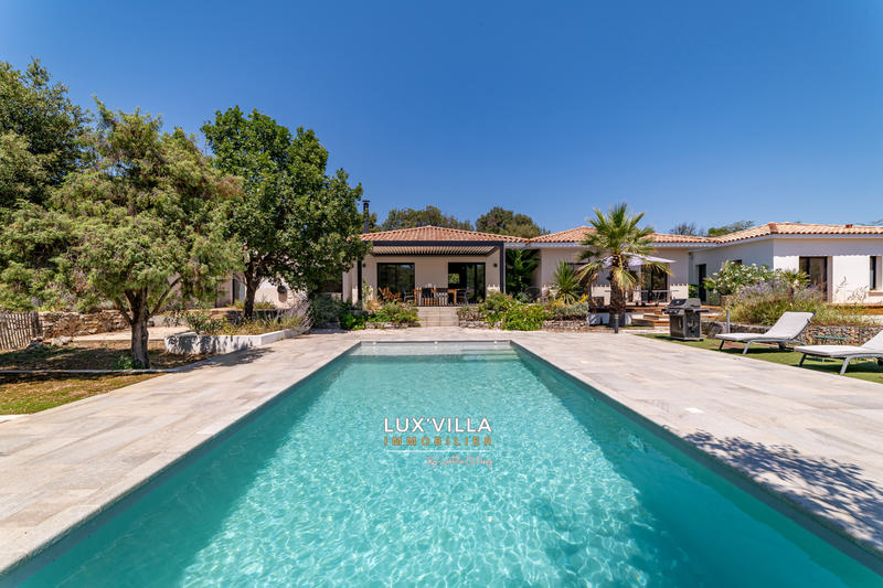 Villa - 290 m² - 12 pièces