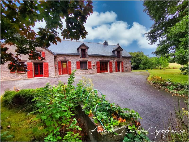 Maison - 170 m² - 8 pièces