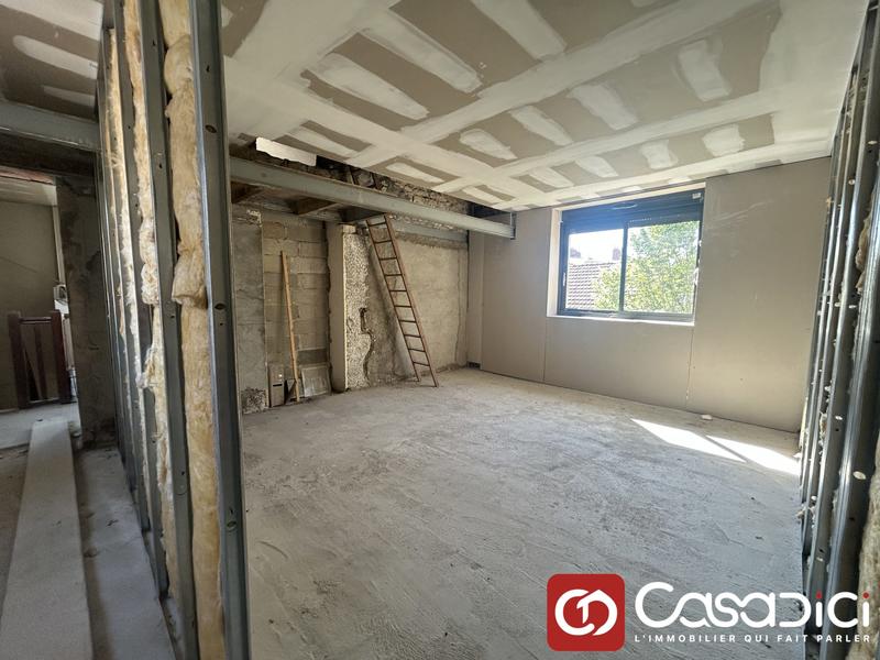 Maison ancienne - 400 m² - 7 pièces