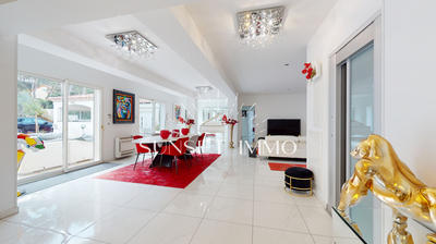 Maison - 500 m² - 10 pièces