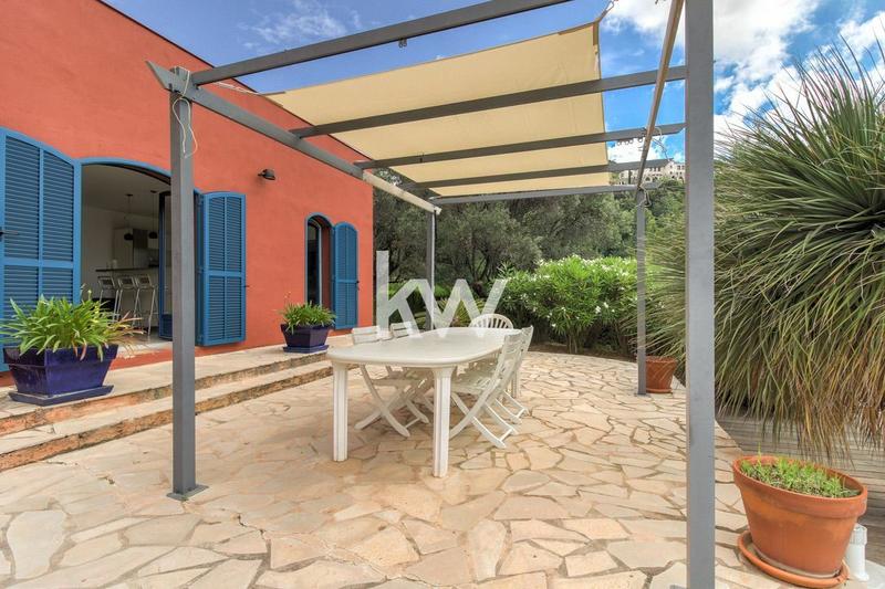 Maison - 230 m² - 8 pièces