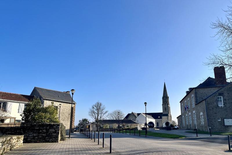 Terrain constructible - 1 300 m²