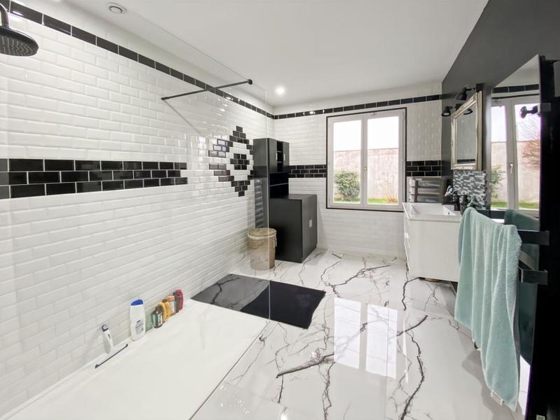 Maison - 133 m² - 6 pièces