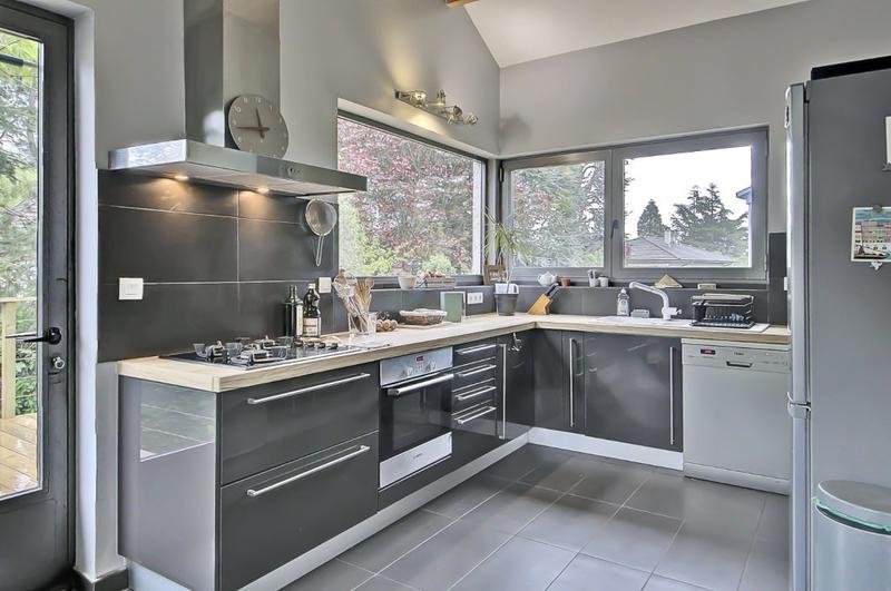 Maison - 196 m² - 11 pièces