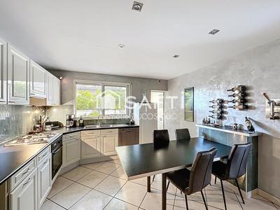 Maison - 150 m² - 6 pièces
